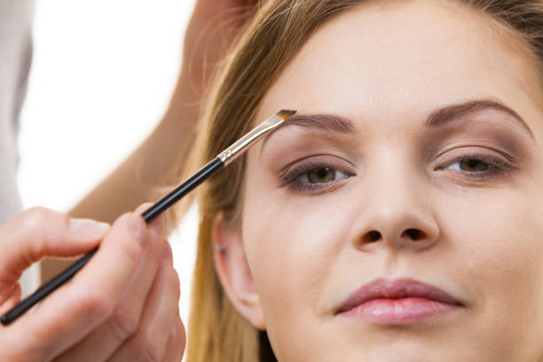 Professional tips for applying brow powder to enhance your eyebrows
